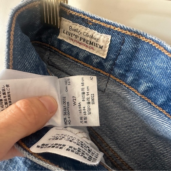 Vintage 501 LEVI’s Denim Shorts with frayed hem - Picture 3 of 6